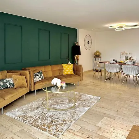 04 Exquisites Mit Terrasse *